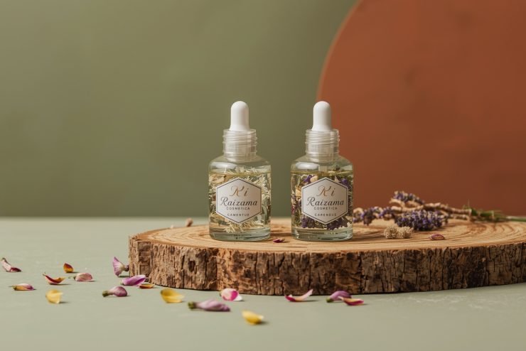 Lucid_Origin_Small_delicate_glass_perfume_bottles_with_intrica_3